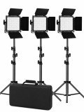 Cumpara ieftin Kit iluminare studio cu 3 panouri LED RGB, control prin aplicatie Bluetooth, 3200K-5600K, CRI 97+, trepiede reglabile, pentru fotografie, filmare si s