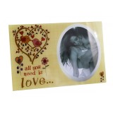 Cumpara ieftin Rama foto de masa sticla All you need is love 30 cm x 20 cm