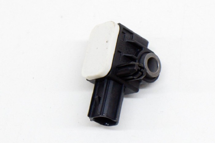Senzor de impact dreapta spate VOLVO XC60 2012 OEM: 120602402,31334336 11609026