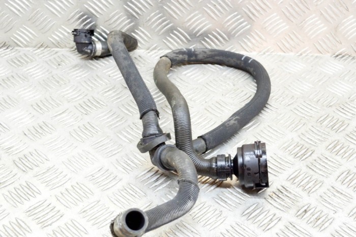 Furtun de lichid de răcire BMW i3 I01 2016 OEM: 7616030 13897840
