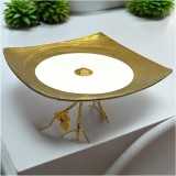 Platou de servire patrat din portelan cu suport metalic , 25x25 cm, inaltime 14 cm