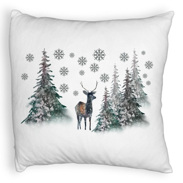 Perna Decorativa Fluffy de Craciun, Peisaj Brazi si Cerb, 40x40 cm, Alba, Husa Detasabila, Burduf