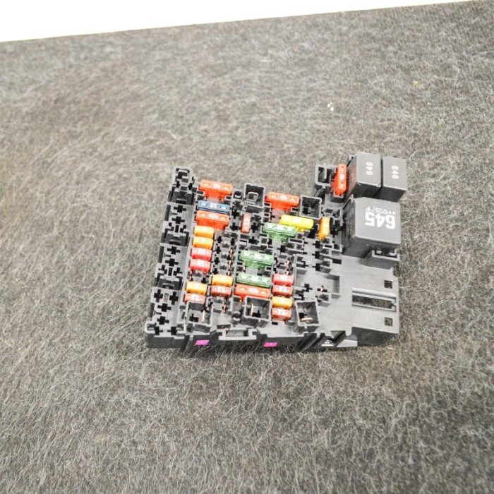 Panou de siguranțe AUDI A3 Limousine 8VS, 8VM 2017 OEM: 5Q0937615C 3506993