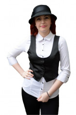 Camasa tinereasca, nuanta de alb-negru, cu vesta clasica foto