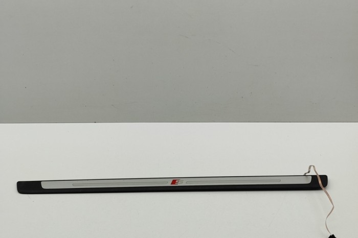 Ornament prag dreapta față AUDI A5 F53 2019 OEM: 8W6947418A | 31725477