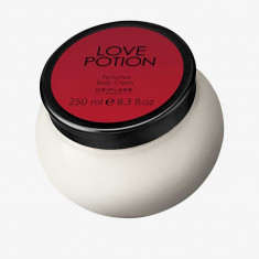 Cremă de corp parfumată Love Potion, pentru femei, 250ml