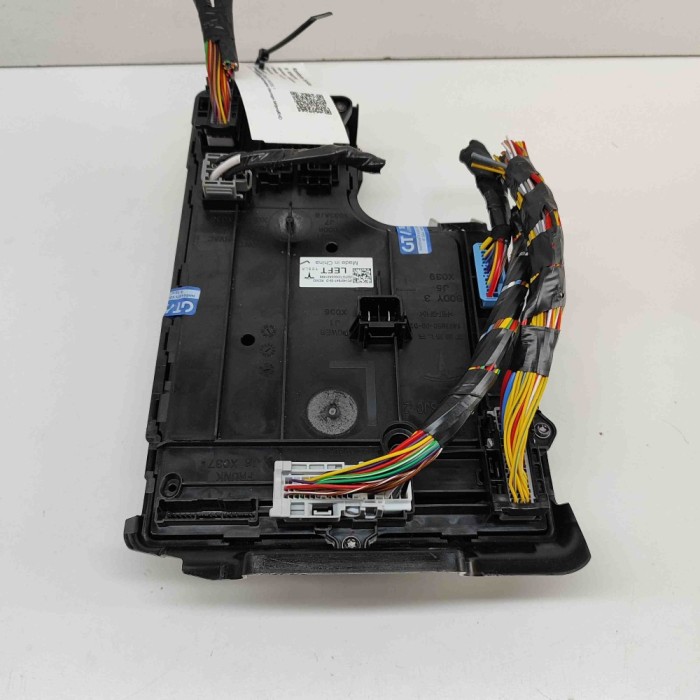 Modul de confort TESLA MODEL Y 2023 OEM: 1497847-39-D,1497850-00-D 28825792