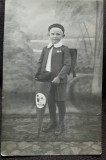 Fotografie tip carte postala, baiatelul Will, in prima zi de scoala, perioada interbelica