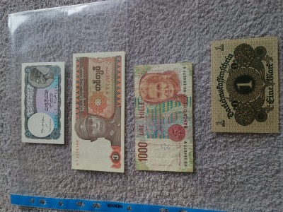 Vand lot 8 bancnote straine, stare foarte buna !! foto