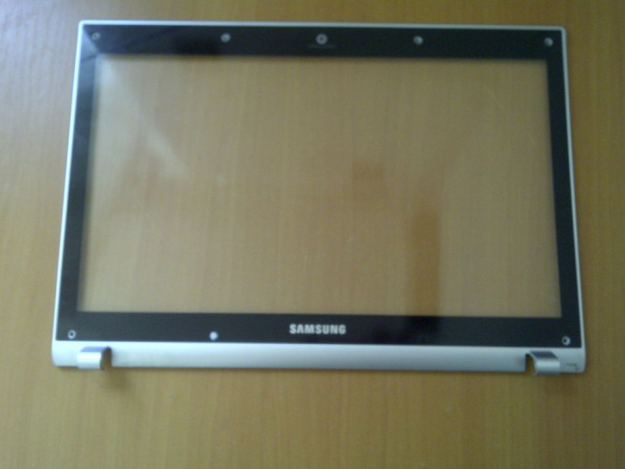 Cadru frontal cu ecran protector Samsung Q430 (BA75-02641A)