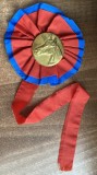C7 24 - Cocarda rosu - albastru - premiu hipic - piesa de colectie