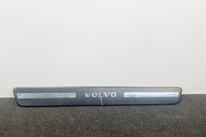 Ornament prag st&acirc;nga față VOLVO XC60 2016 OEM: 31349002 11392966