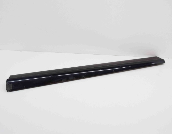 Bandou inferior ușă dreapta față AUDI Q5 8R 2014 OEM: 8R0853960B