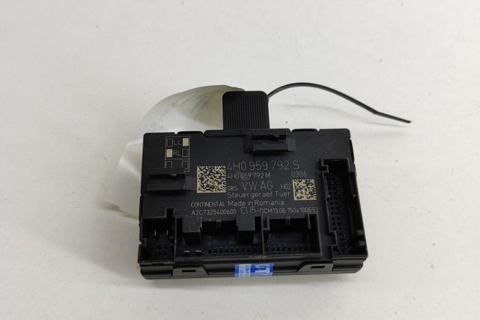 Modul de control ușă dreapta față VW TOUAREG 7P5 2016 OEM: 4H0959792S,4H0959792M,A2C7325400600 28138061