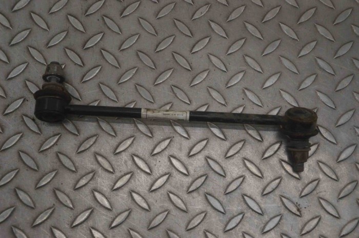 Bieleta stabilizatoare dreapta față TESLA MODEL 3 2020 OEM: 1044396-00-D 23879903
