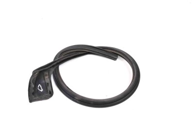 Ornament vertical parbriz dreapta VW ROUTAN 2013 foto