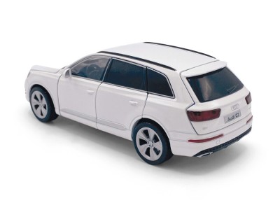 Macheta 1/32 audi q7, carrara white Tayumo deschide toate usile, lumina, siner coteste roti fata foto