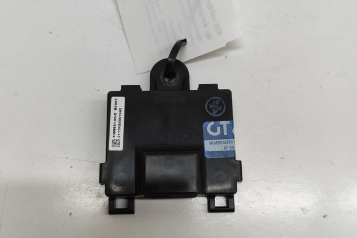 Alt modul de control TESLA MODEL S 2018 OEM: 1069651-00-D | 31875117