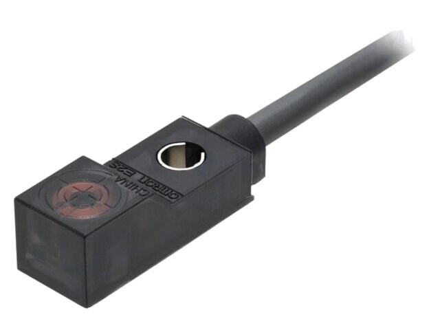 Senzor inductiv OMRON E2S 0-2,5mm NPN NO 10-30V IP67 cablu 1m