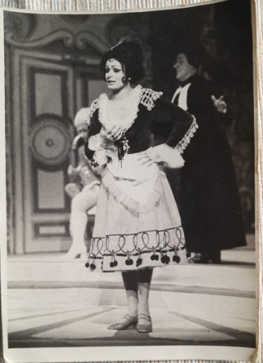 Actrița Lucia Boga &icirc;n specacol, fotogafie originală / teatru, film, actori 18x13