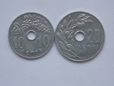 LOT 2 MONEDE DIFERITE - 10,20 LEPTA 1966 GRECIA foto