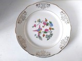 Platou / Farfurie mare de portelan, vintage, K&amp;G Lun&eacute;ville Franța &ndash; Model &bdquo;Baleares&rdquo;, 29 cm, Pasăre Paradis, Ceramică de Colecție