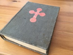 SLUJBA RUGACIUNILOR DE TOATE ZILELE SI CEI 12 PSALMI- DUPA CUM SE OBICINUIESTE IN SF.MUNTE ATHOS. IMPRIMATA DE MONASTIREA&quot;PRODROMUL&quot;. EDITIE RARISIMA!