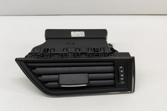 Gura de ventilație planșa de bord SKODA SUPERB III Estate 3V5 2020 OEM: 3V0819702D 25978499