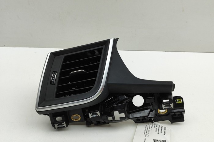 Gura de ventilație planșa de bord AUDI Q5 FY 2024 OEM: 80B820901H,80B820901 | 31945078