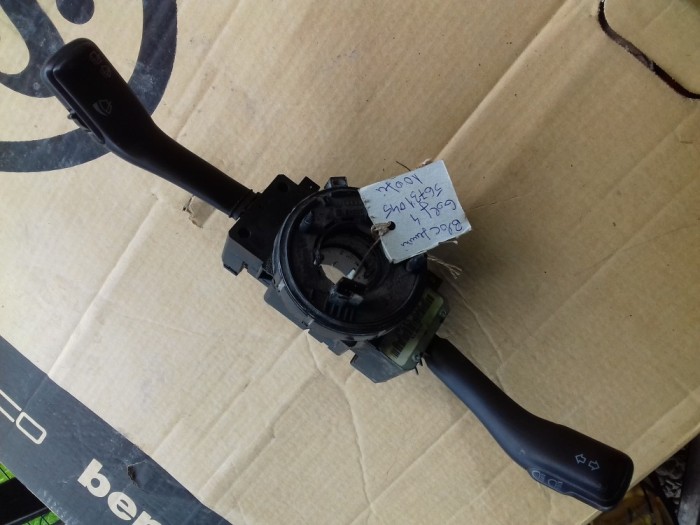 Comutator maneta semnalizare stergatoare VW golf 4 Comutator maneta semnalizare stergatoare VW golf 4