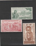 Africa Ecuatoriala , Colonii franceze 1942 - Omnibuse , Ajutorul pentru copii , serie 3 valori, dantelate , MNH , Mi.194-196, Militar, Nestampilat