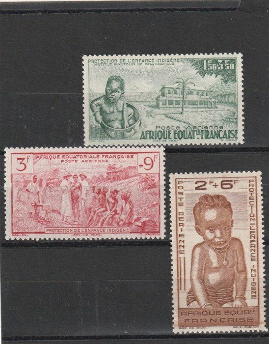 Africa Ecuatoriala , Colonii franceze 1942 - Omnibuse , Ajutorul pentru copii , serie 3 valori, dantelate , MNH , Mi.194-196