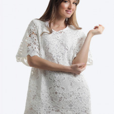 Rochie trapez cu maneca scurta din dantela alba tip macrame