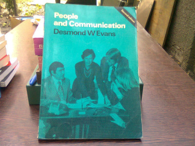 People and communication - Desmond W. Evans (Oamenii și comunicarea) foto