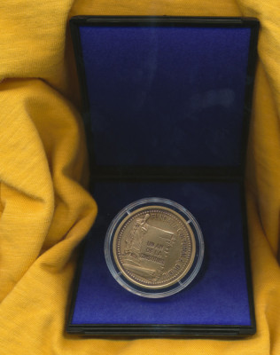 Medalie Fundaţia Culturală &amp;quot;Ovidiu&amp;quot; - Un an de la constituire 1998 - 1999. foto