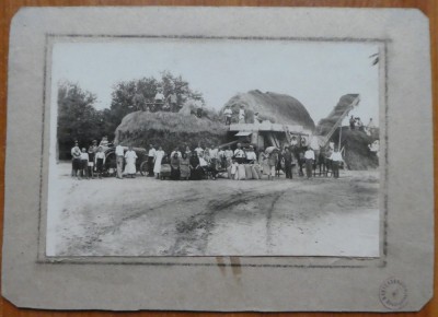 Foto pe carton, Tractor universal, Casa unde se treiera, batoza de grau, Ghita Gheorghe - Tirca, 10 August 1933 foto