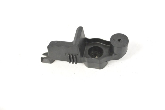 Suport bara de protecție st&acirc;nga spate PEUGEOT 3008 2015 OEM: 9685935980 13884512