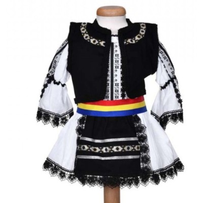 Costum traditional din zona Ardealului pentru fete 12 ani 152 foto