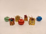 lot 7 globuri vechi anii 80-90, plastic, decor Craciun ornamente