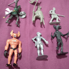 LOT 6 FIGURINE PRET PENTRU TOATE PT COLECTIONARI