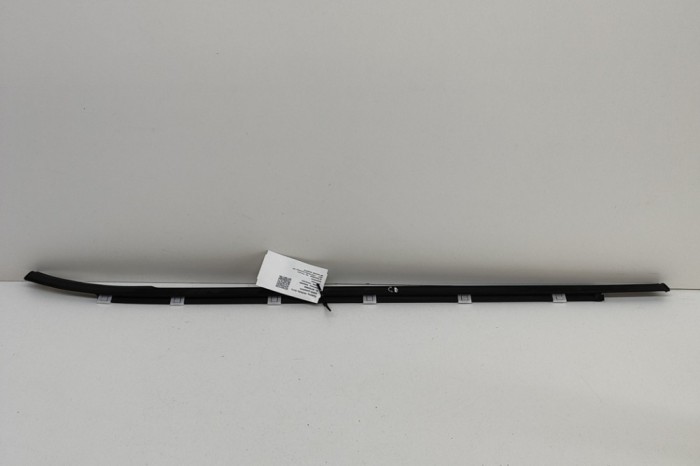 Chedar geam ușă dreapta spate KIA EV6 CV 2023 OEM: 83220-CV000 27523506