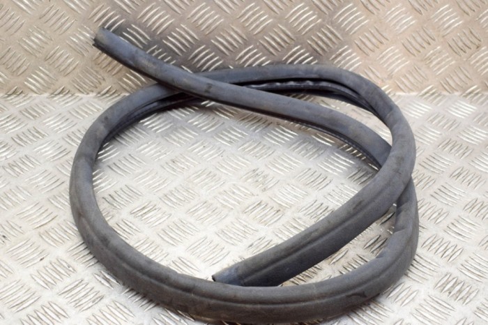 Garnitura ușă dreapta față MERCEDES-BENZ SL R230 2002 OEM: 0696 | 14692699