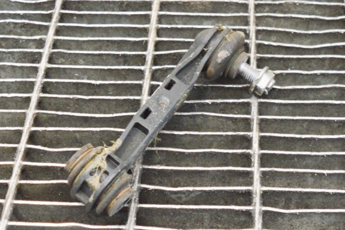 Bieleta stabilizatoare st&acirc;nga spate BMW 4 Cabrio F33, F83 2018 OEM: 2284618 11496993