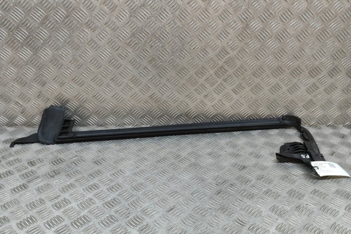 Garnitura de cauciuc ușă dreapta față BMW iX I20 2022 OEM: 8491338 26957914