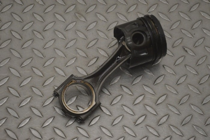 Piston LAND ROVER RANGE ROVER EVOQUE L538 2014 OEM: 17H4700740,342C300740 22945981