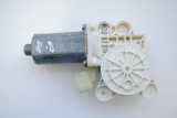 Motor macara geam ușă dreapta față MERCEDES-BENZ E W211 2005 OEM: A2118203042,993627-101,0130821971 1964379