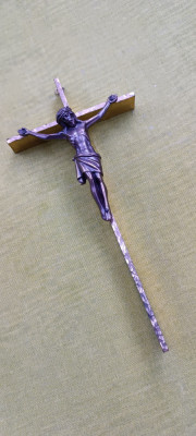 Crucifix vechi din alama foto