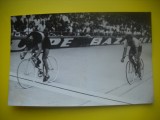 HOPCT 543 D - FOTOGRAFIE VECHE-D= 18/12 CM-SOSIREA LA FINALA -C M CICLISM-SPORT-1947-FOTO AGENTIA NEW YORK TIMES PHOTOS 1947