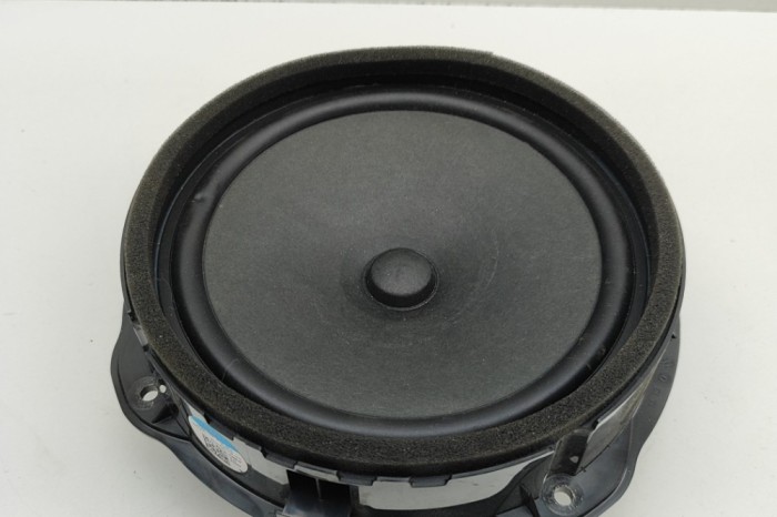 Difuzor ușă dreapta față AUDI A3 Sportback 8VA, 8VF 2016 OEM: 8V0035415D 31048094