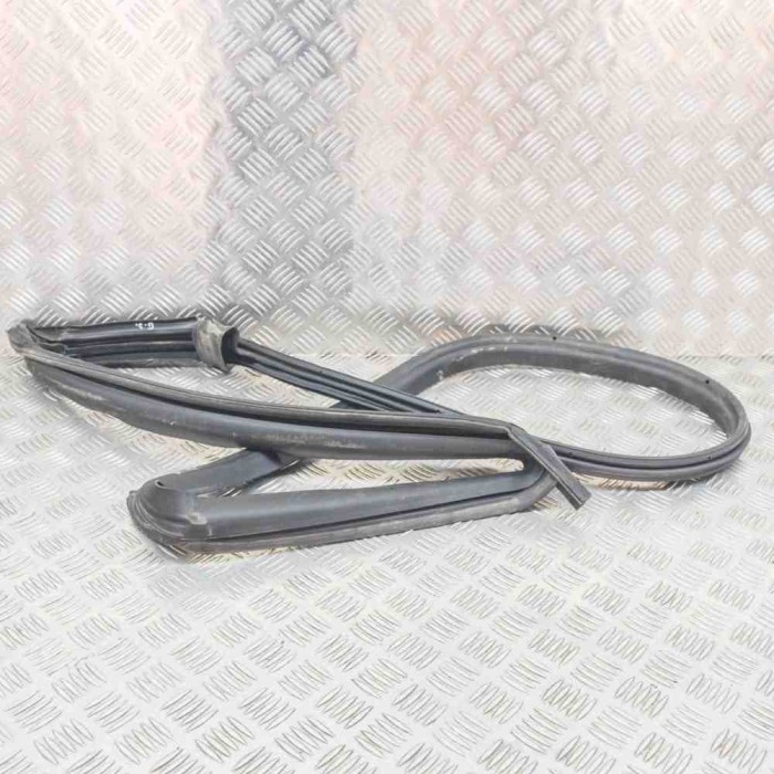 Garnitura ușă dreapta spate TESLA MODEL 3 2020 OEM: 1090510-00-K